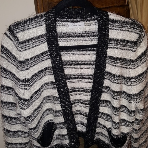 $5 ITEM. Calvin Klein cardigan. MUST BUNDLE WITH TWO OTHER ITEMS - Picture 1 of 7